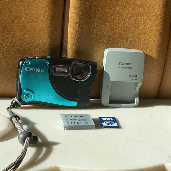 Canon PowerShot D20 Digital camera - Picture 4 of 5